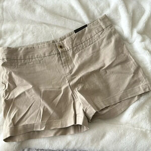 Banana republic tan khaki chino stretchy 3.5" shorts size 14 NWT